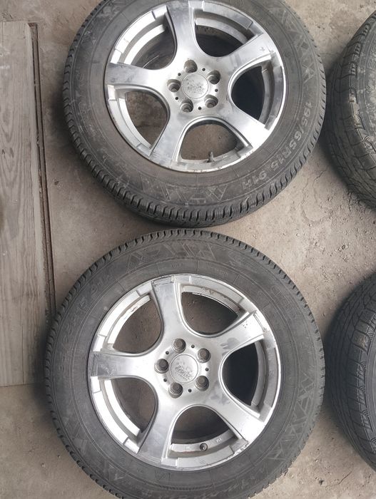 Продам комплект шин с дисками