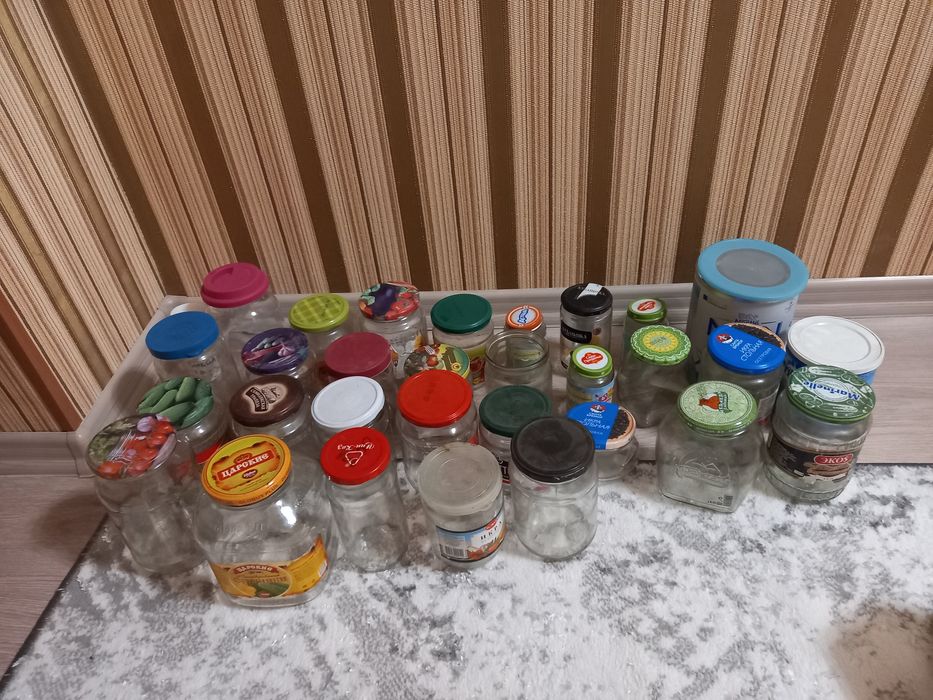Продам стеклянные банки с крышками