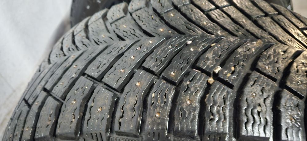 Продам шины б/у в отличном состоянии