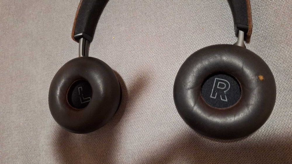 casti poly , plantronics , jbl ,  Bang & Olufsen