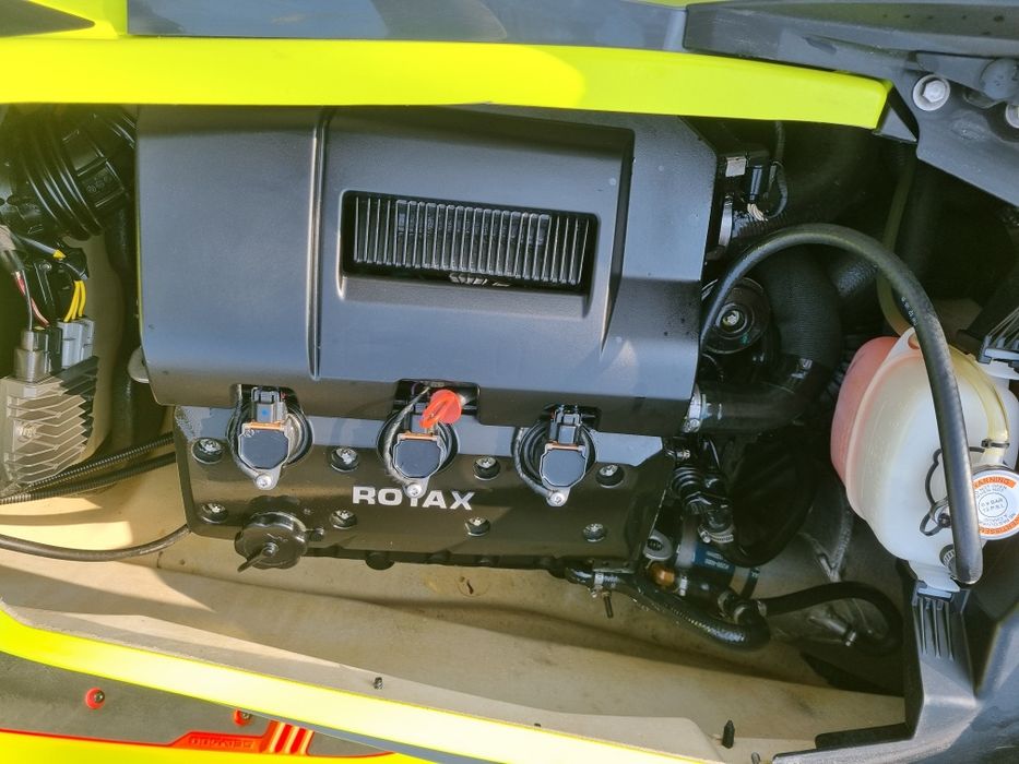Vand jetski skijet seadoo rxp 300 rs inmatriculat. Impecabil