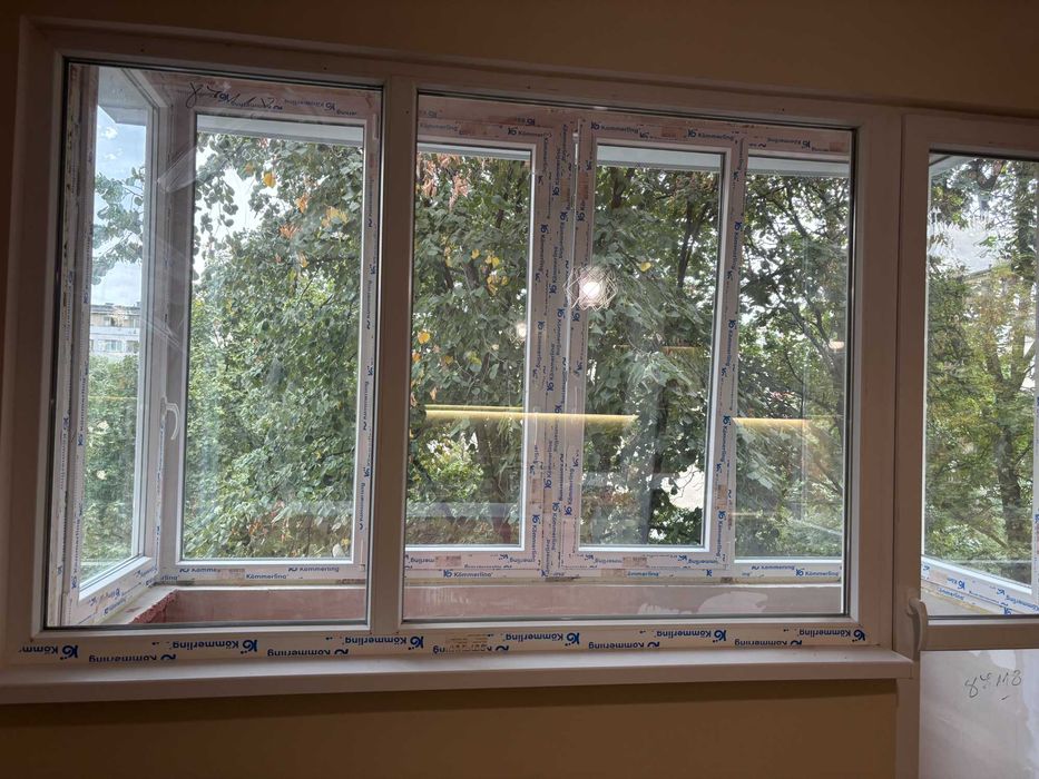 PVC дограма Kömmerling - 5-камерна, демонтирана + щори