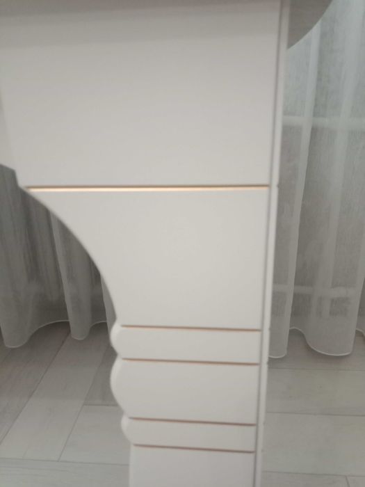 Продам стол красивый