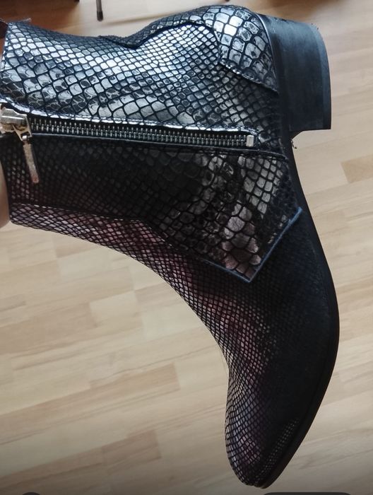 Vand ghete din piele de sarpe marimea 46 originale NU ASIGUR TRANSPORTUL