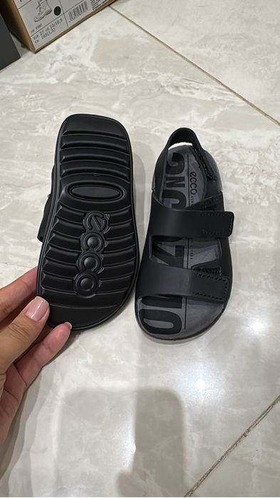 Продам сандали ecco