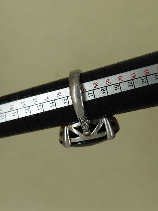 Inel din argint cu piatră verde închis