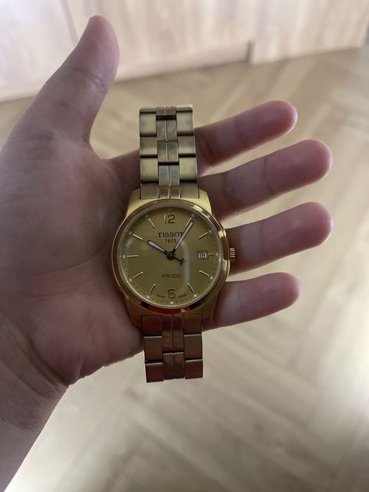 Продаю часы tissot pr100
