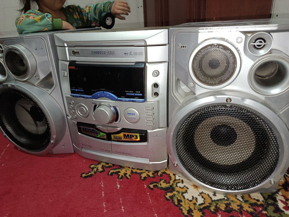 Музыкальный центр LG