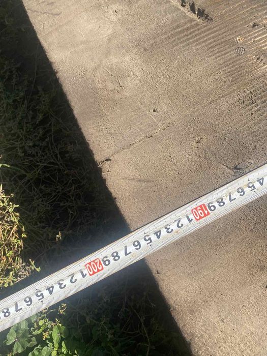 Стара дървена порта .