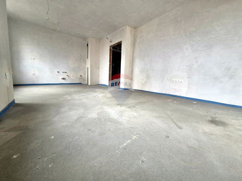 Продава се Двустаен апартамент в Варна, Младост 2 - 65 кв.м за 1192 €/кв.м - Снимка #3