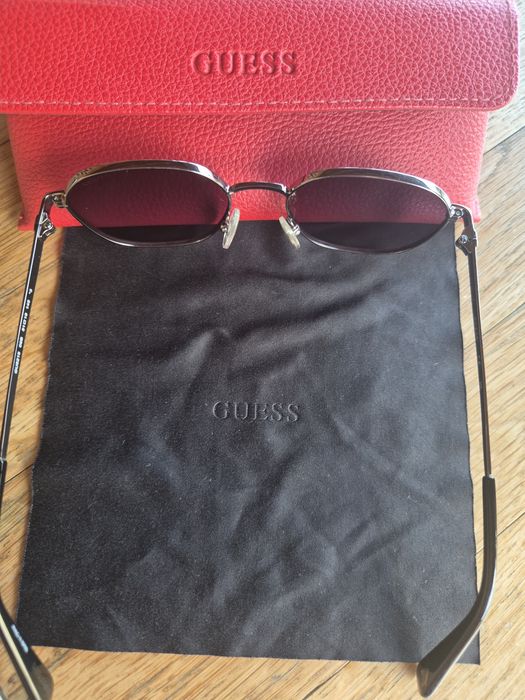Guess очила хубави