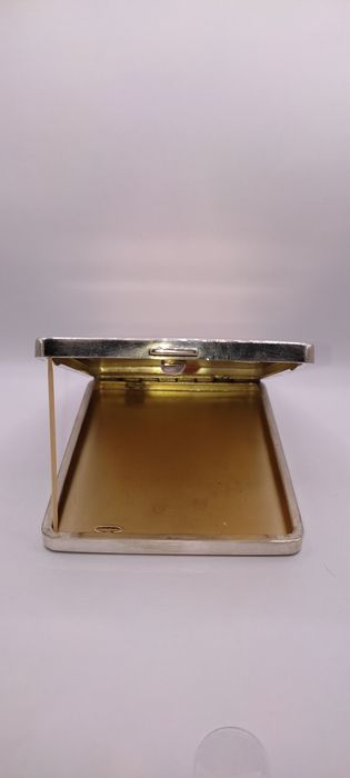 Продам серебренный подсигар.