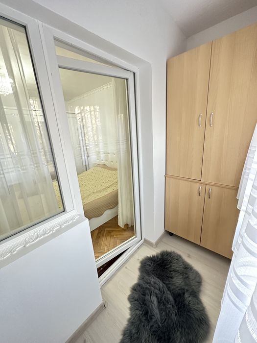 Inchiriez apartament cu 4 camere