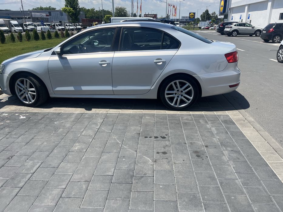 VOLKSWAGEN Jetta 2013 — imagine 4