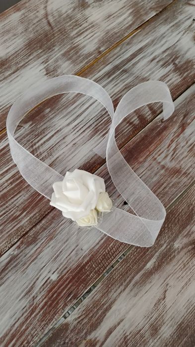 Бутониери и булчински гривни