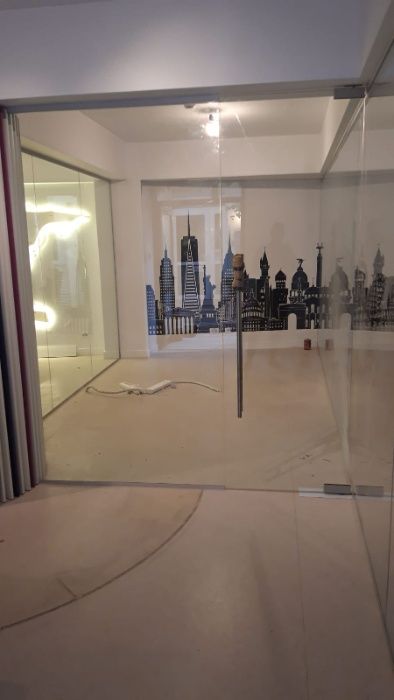 usi din sticla batante cu toc usi glisante si partitii sticla