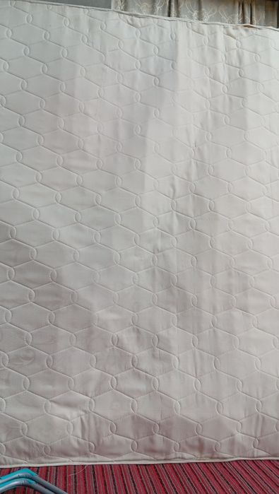 Matras  2 ga 2    yahshi xolatda