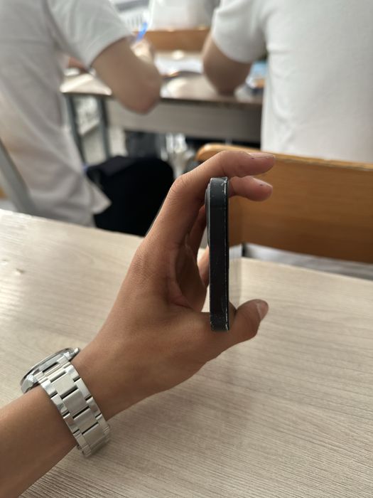 Обменяю айфон 13
