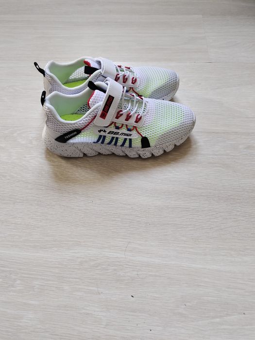 Детский обуви. Красовка и басаношки