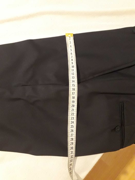 нов мъжки костюм от три части