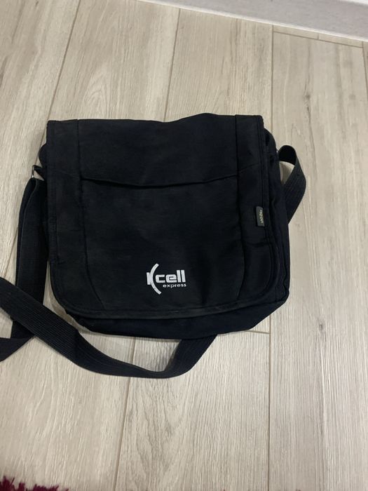 Сумка для ноута. Вместительная 5 отсека