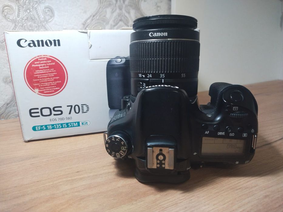 Продам фотоаппарат canon 70d