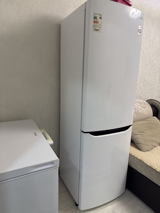 Холодильник LG 2х камерный