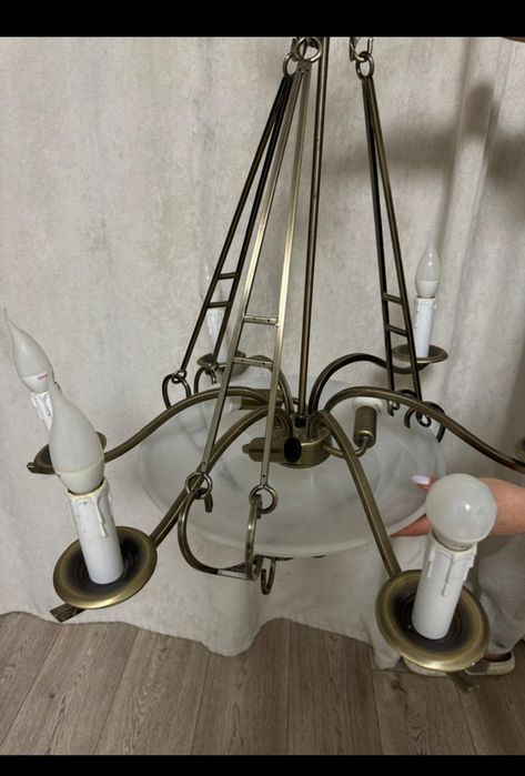 Продам люстру ,светильник