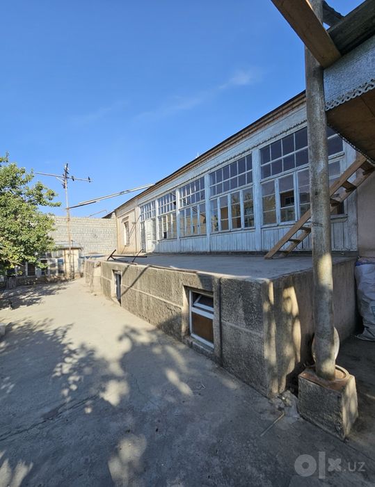 Uzbekkenti yul ustida xovli sotiladi