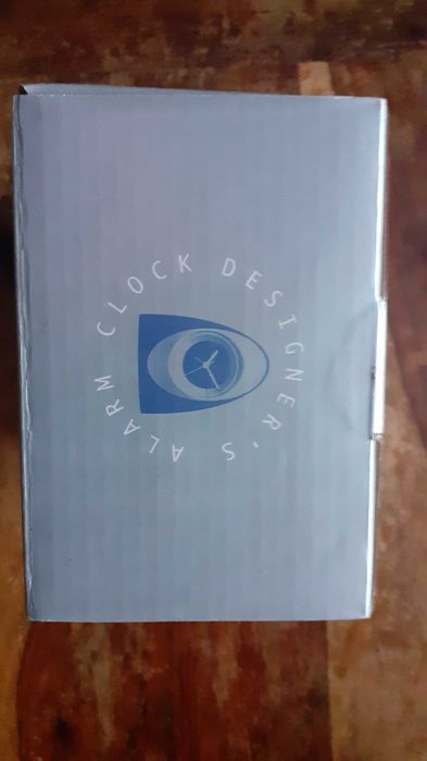 часовник настолен със секундарник и аларма REEKO