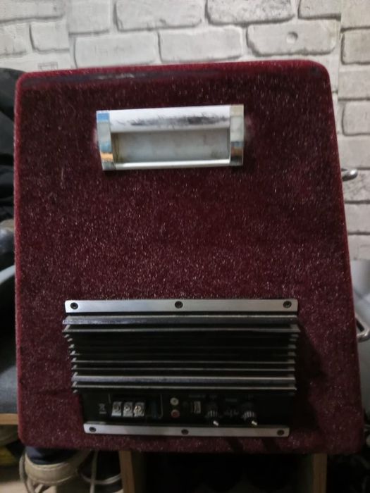 Продам сабвуфер в авто