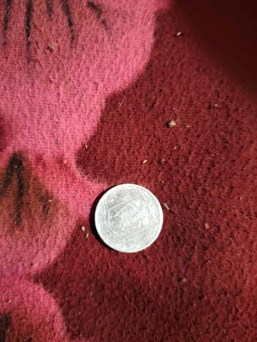 Vând monede colecte din anu 1966 monede de 3 lei și un leu