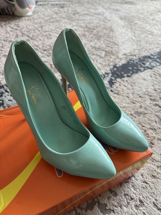 Продам женскую одежду