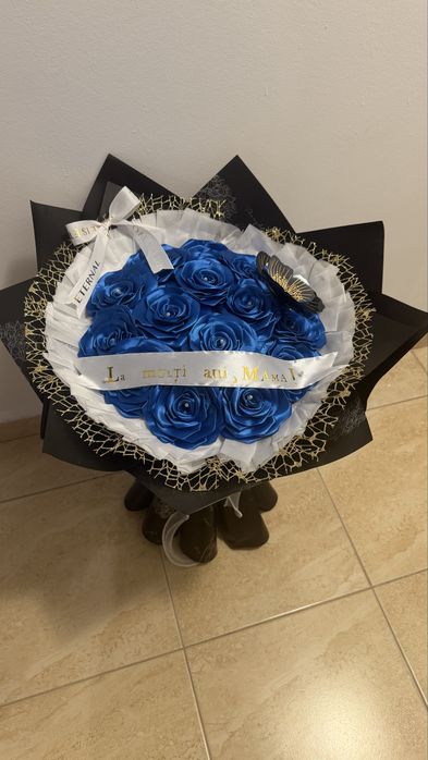 Buchet trandafiri satin