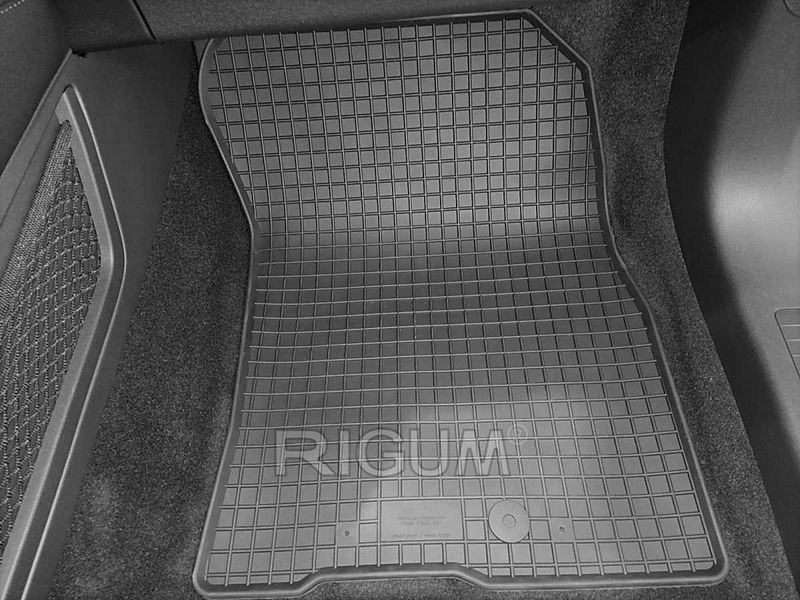 Гумени стелки и багажник FORD Kuga след 2020г.