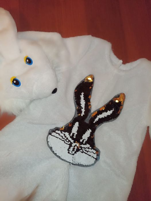 Продам костюм кролика