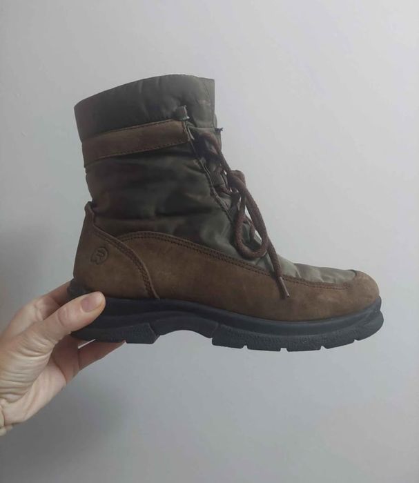 Ghete mărime 37,piele naturală întoarsă și fâș, arată foarte bine!