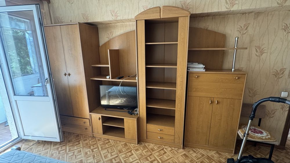Продам гарнитур в зал б/у