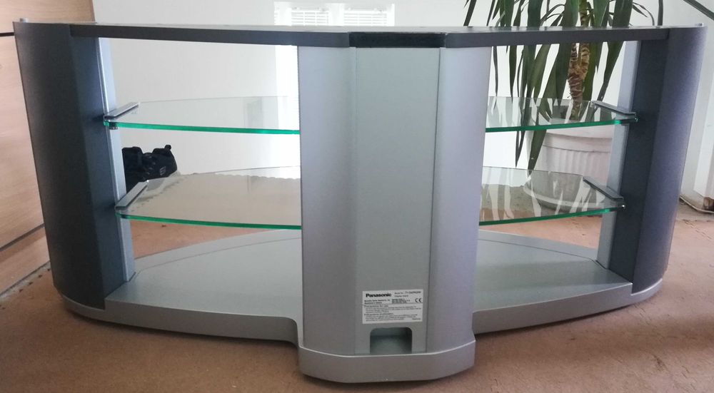 Поставка за телевизор с рафтове