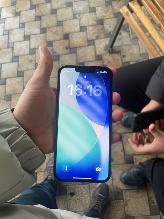 Iphone 13 pro shshasi singan boshqa aybi yoq 77% yomks 128 GB ochilmab