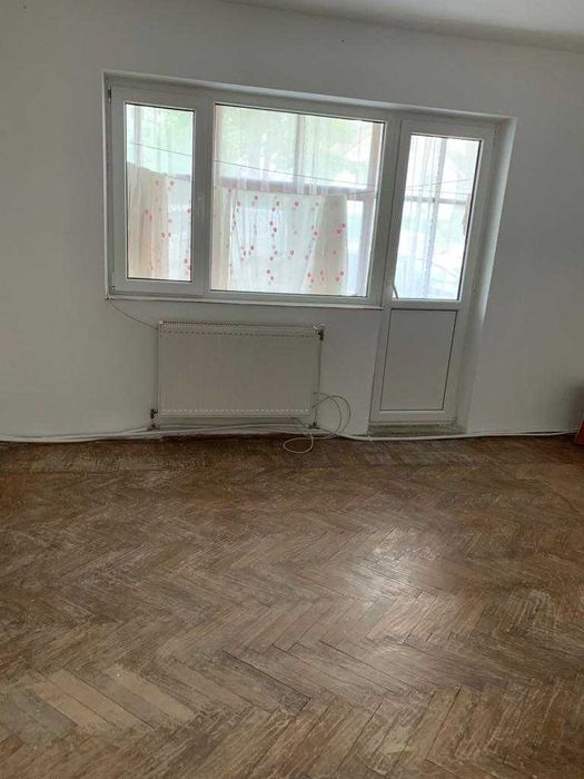 Vanzare apartament 3 camere