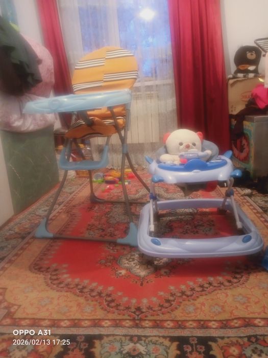Детский стол и ходунок