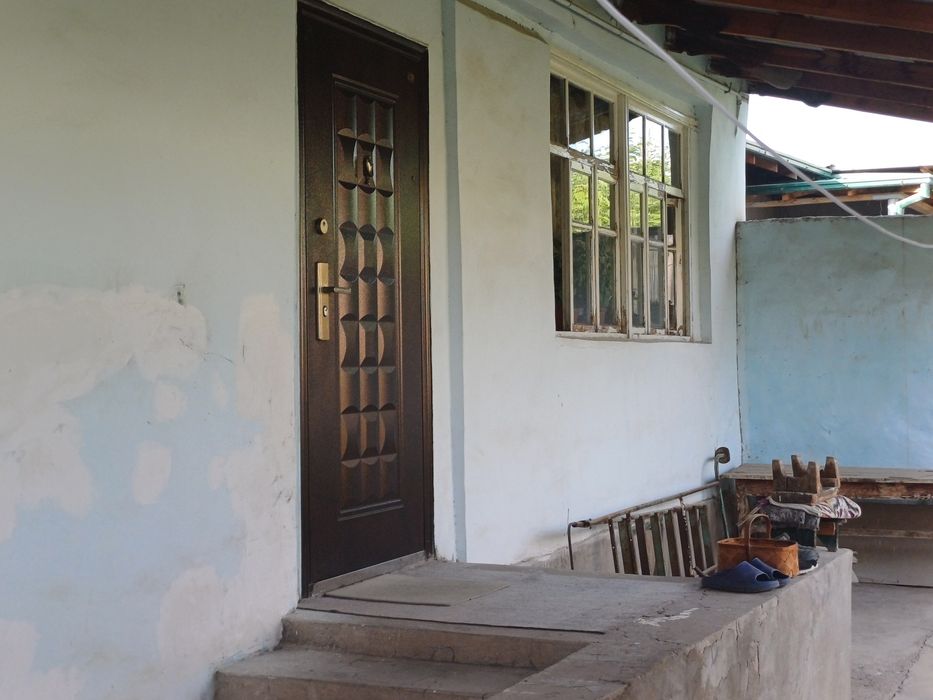 Продоется дом 4.3 сотых .