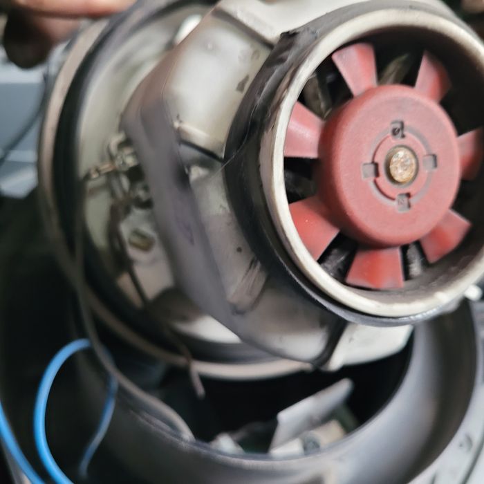 Перяща прахосмукачка.