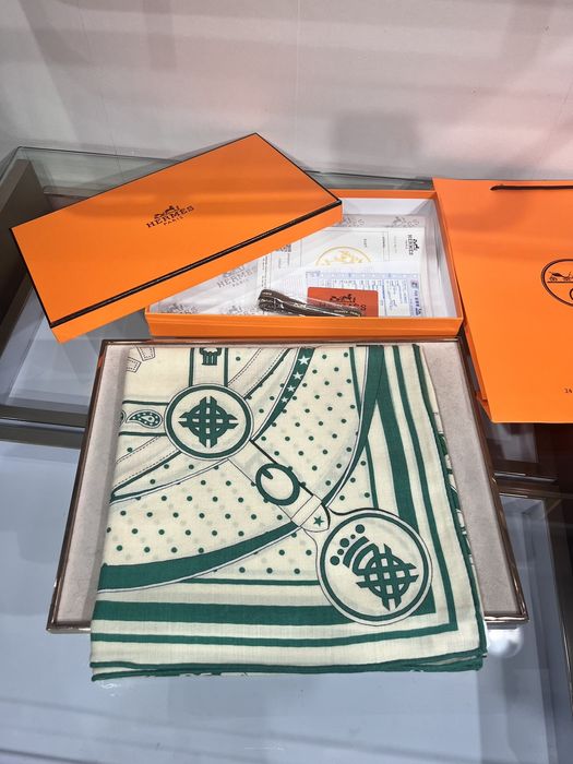 Кашмирено шалче Хермес