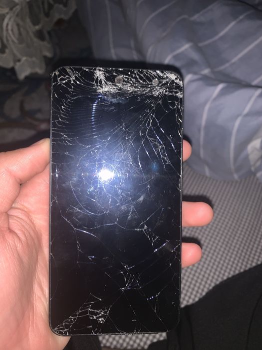 General mobile aybi ekran singa.n lekn ishlid  boshqa hamma joyi ishli