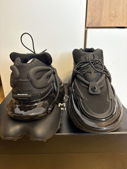 Balmain Unicorn Originali, Noi