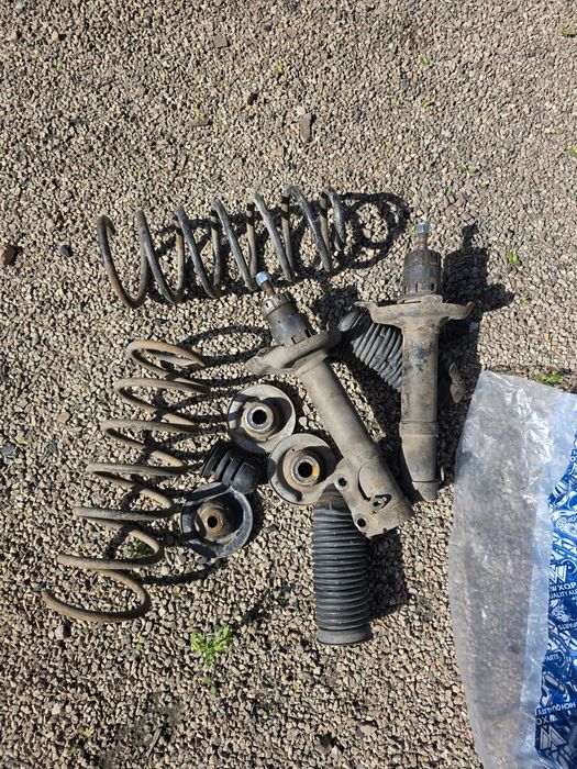 Стойки пассат б4 перед