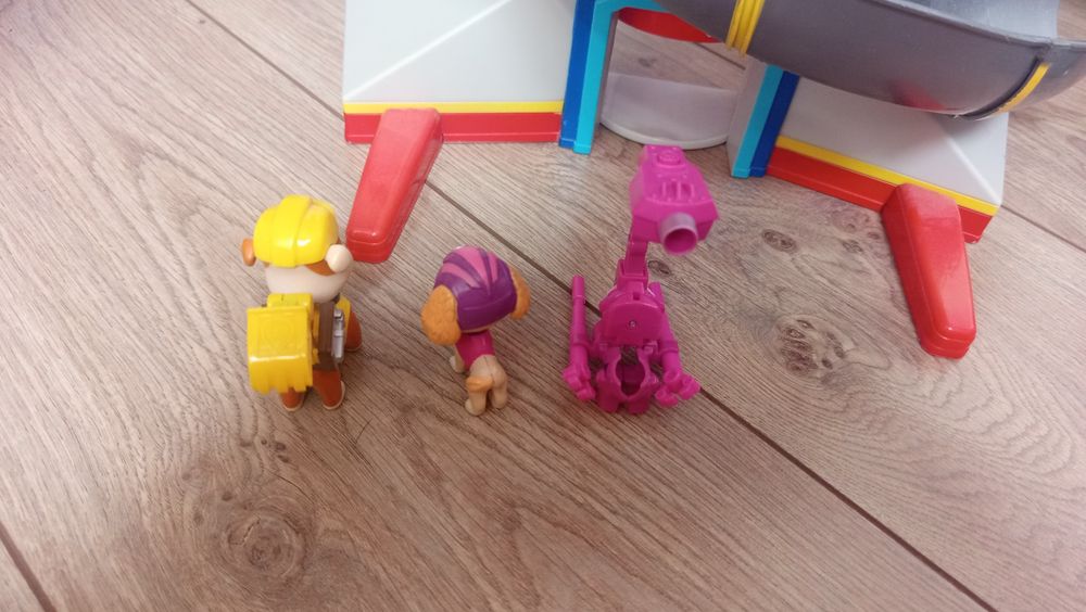 База на paw patrol с  бонус играчки
