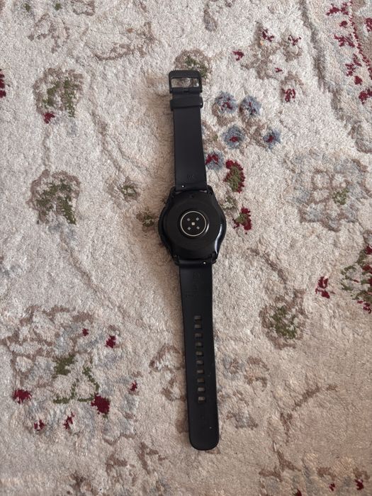Черные часы galaxy watch